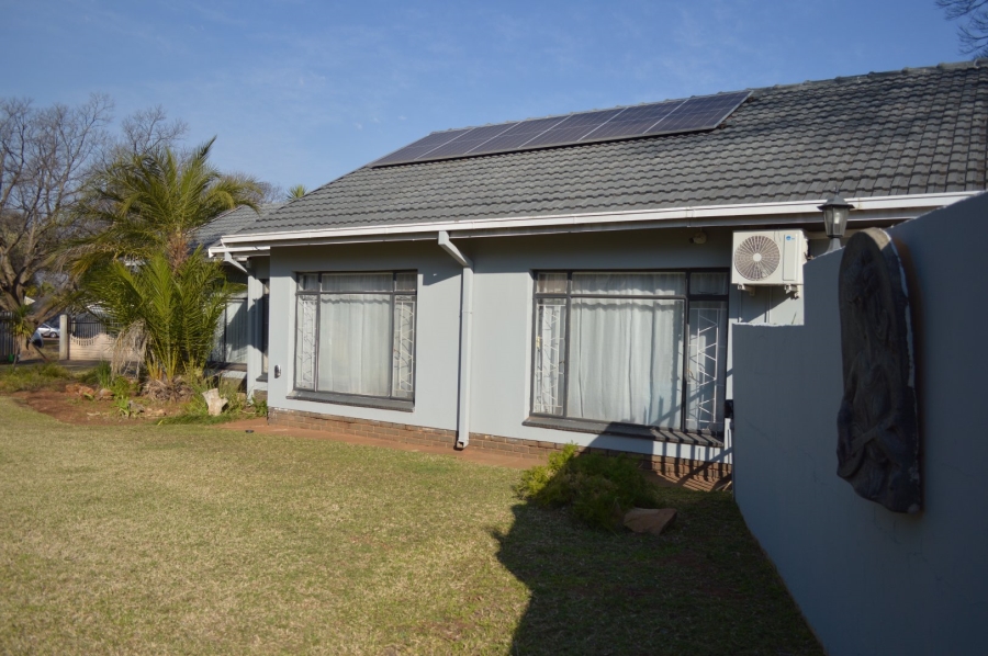 3 Bedroom Property for Sale in Flamwood North West